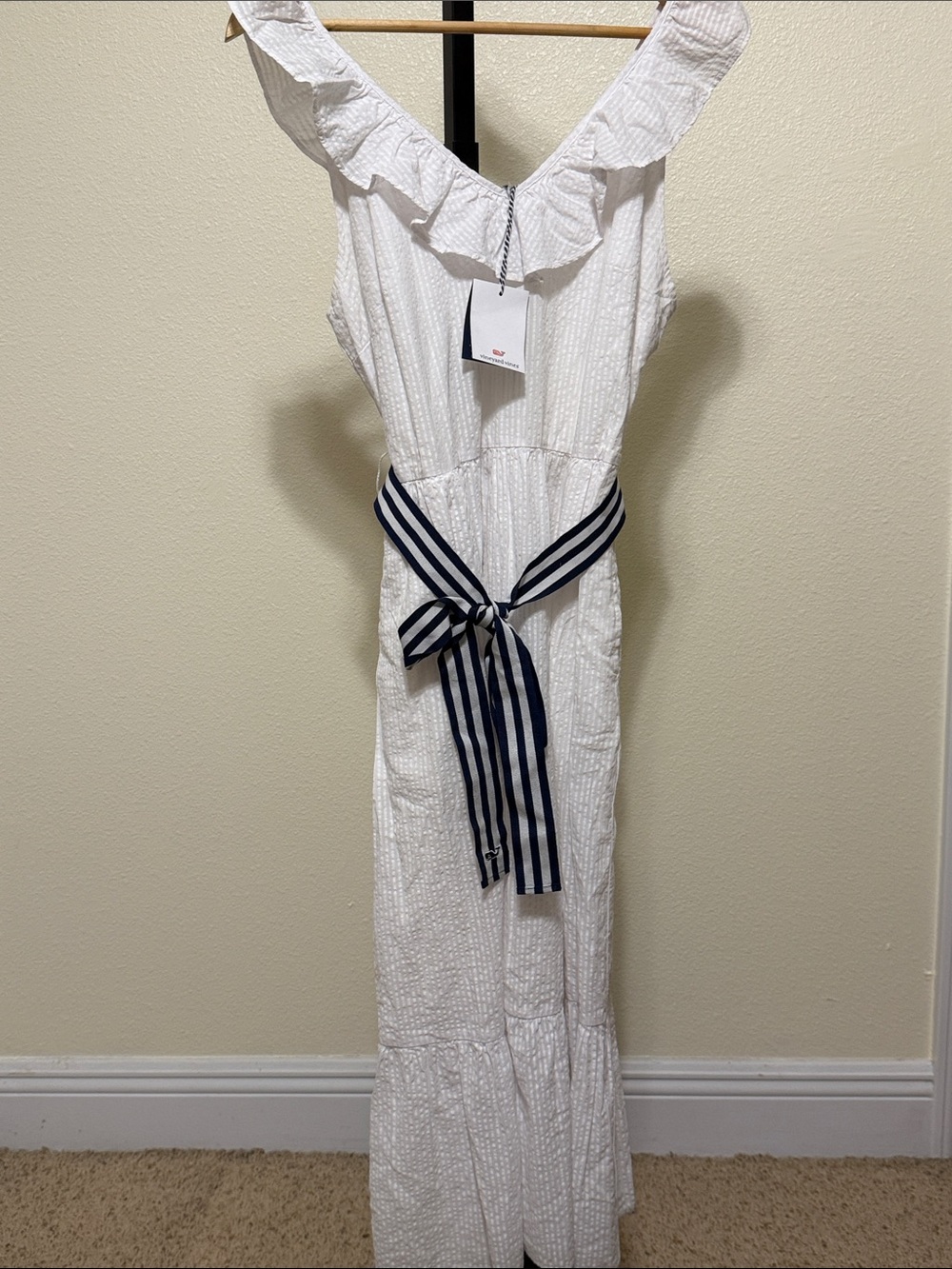 Vineyard vines 🌹White Ruffled Maxi Dress with Navy Striped Belt